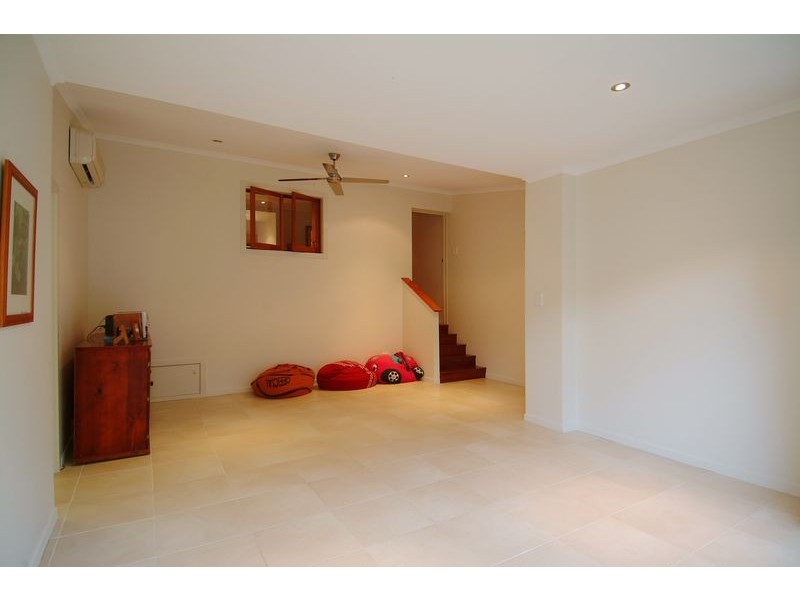 50 Veivers Road, Palm Cove QLD 4879