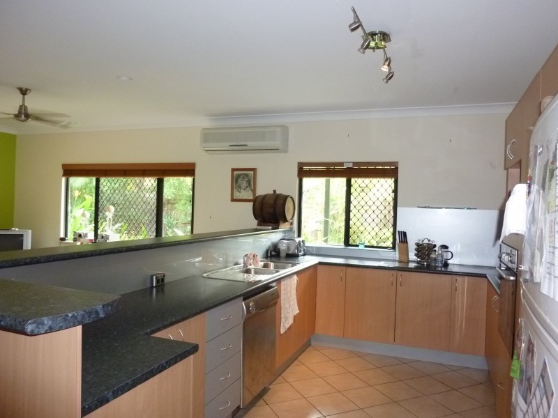 8 TRIBULATION CLOSE, Kewarra Beach QLD 4879