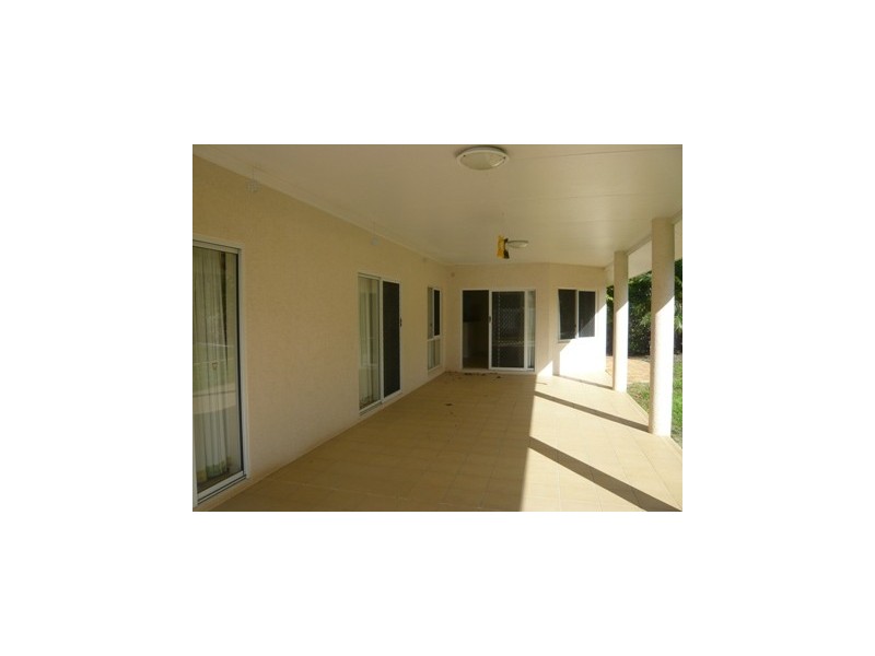 4 PARKINSON AVE, Kewarra Beach QLD 4879