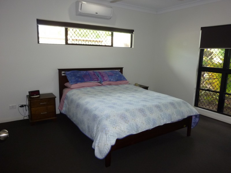 2 Imooya Place, Trinity Park QLD 4879