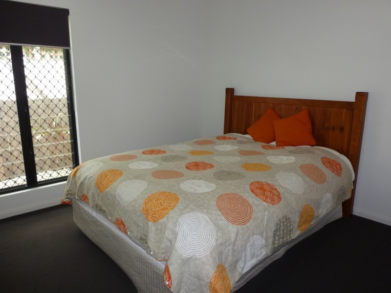 2 Imooya Place, Trinity Park QLD 4879