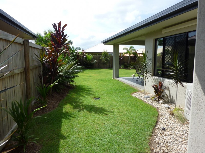 2 Imooya Place, Trinity Park QLD 4879