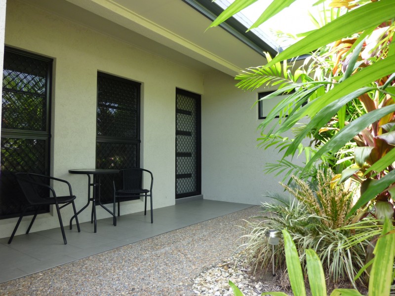2 Imooya Place, Trinity Park QLD 4879