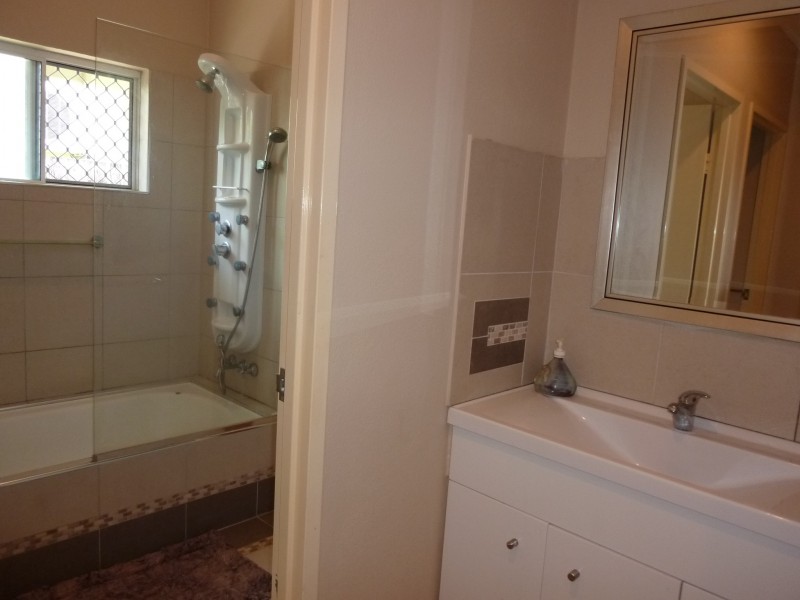 11 Eddy Street, Clifton Beach QLD 4879