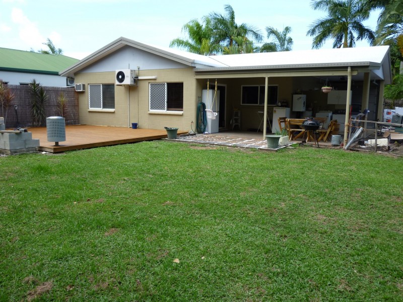 11 Eddy Street, Clifton Beach QLD 4879