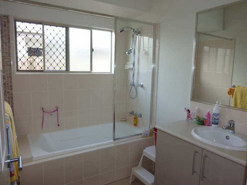 2 Floreat Close, Kewarra Beach QLD 4879