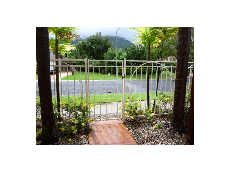 1/32 Oliva Street, Palm Cove QLD 4879