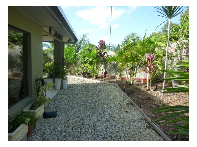 40 Savannah Way, Palm Cove QLD 4879