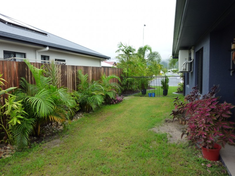 11 Imooya Place, Trinity Park QLD 4879