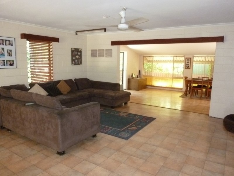 13 Bataan Close, Trinity Park QLD 4879