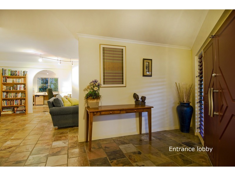 2 GANNET STREET, KEWARRA BEACH, Cairns QLD 4870