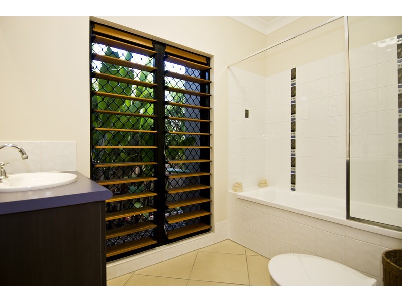 5 TYDEMAN CRESCENT, CLIFTON BEACH, Cairns QLD 4870