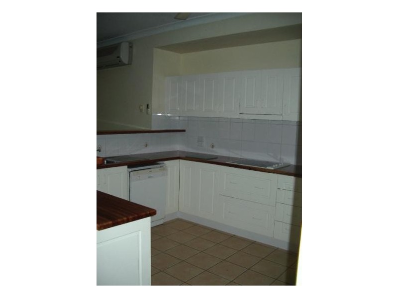 4 SARINA CL, Kewarra Beach QLD 4879