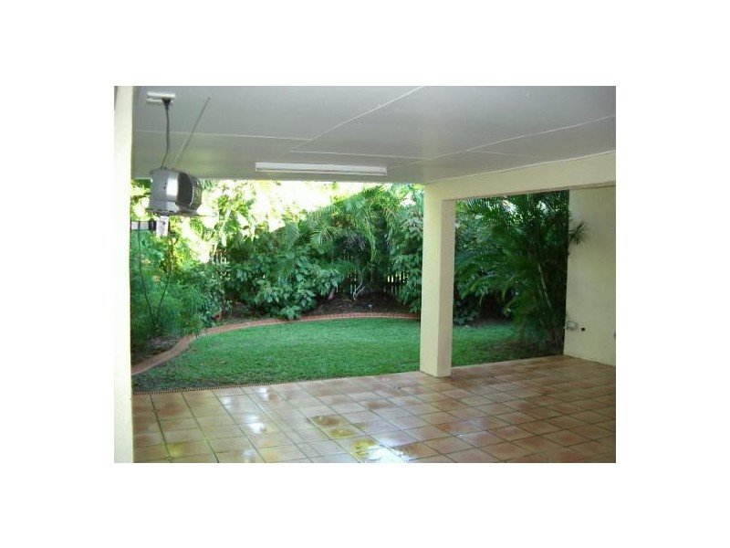 4 SARINA CL, Kewarra Beach QLD 4879