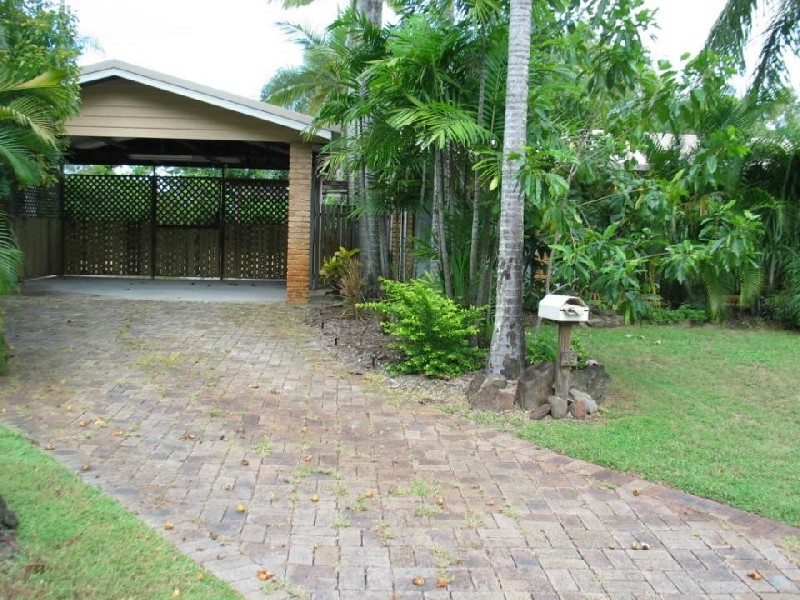 Clifton Beach QLD 4879