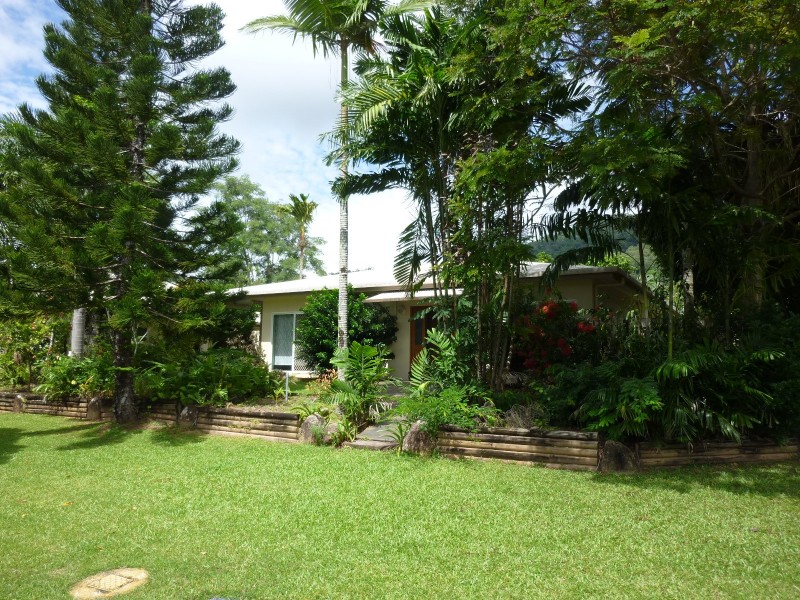 Kewarra Beach QLD 4879