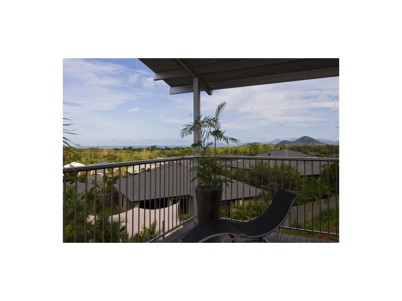 13 Everglades Street, Palm Cove QLD 4879