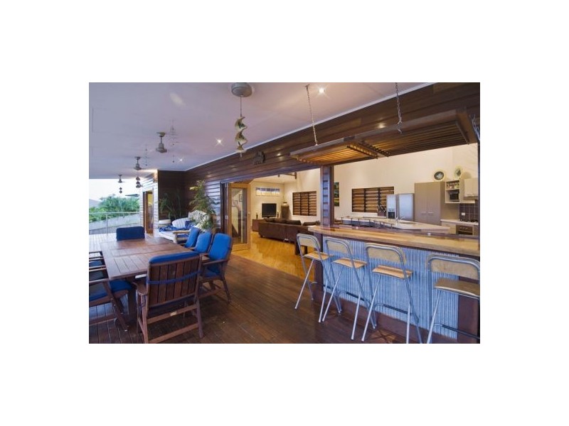 13 Everglades Street, Palm Cove QLD 4879