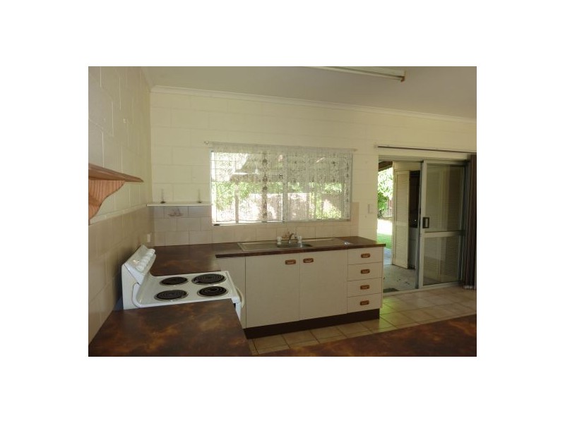143 Trinity Beach Rd, Trinity Beach QLD 4879