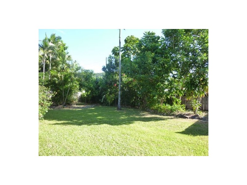 143 Trinity Beach Rd, Trinity Beach QLD 4879