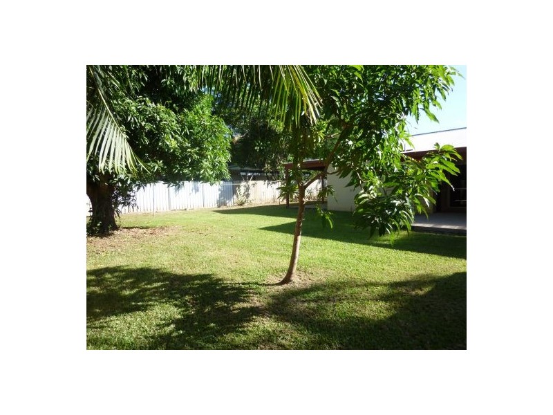 143 Trinity Beach Rd, Trinity Beach QLD 4879