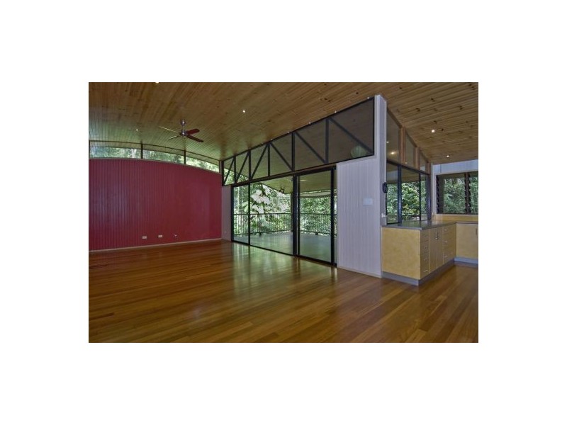 4 Lydia Street, Smithfield QLD 4878