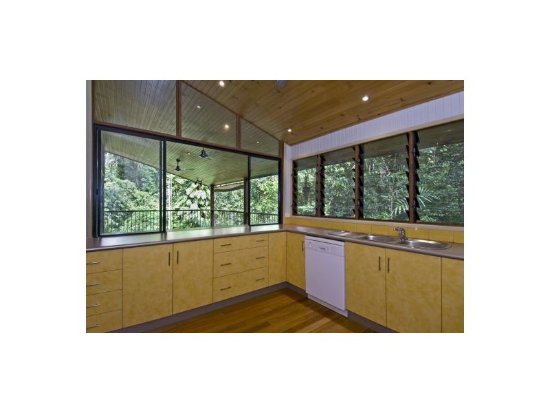 4 Lydia Street, Smithfield QLD 4878