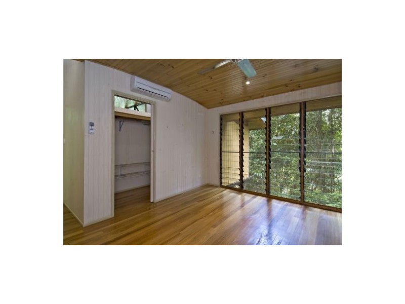 4 Lydia Street, Smithfield QLD 4878