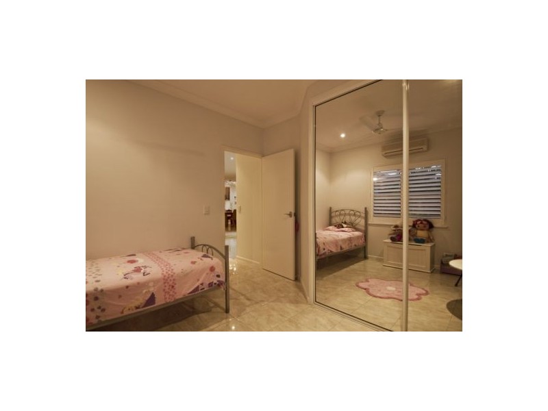 10a St Crispin Street, Clifton Beach QLD 4879