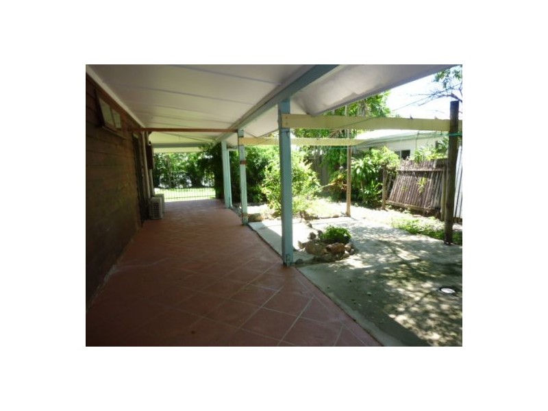 11 St Crispin Street, Clifton Beach QLD 4879