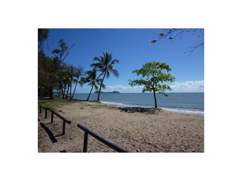 11 St Crispin Street, Clifton Beach QLD 4879