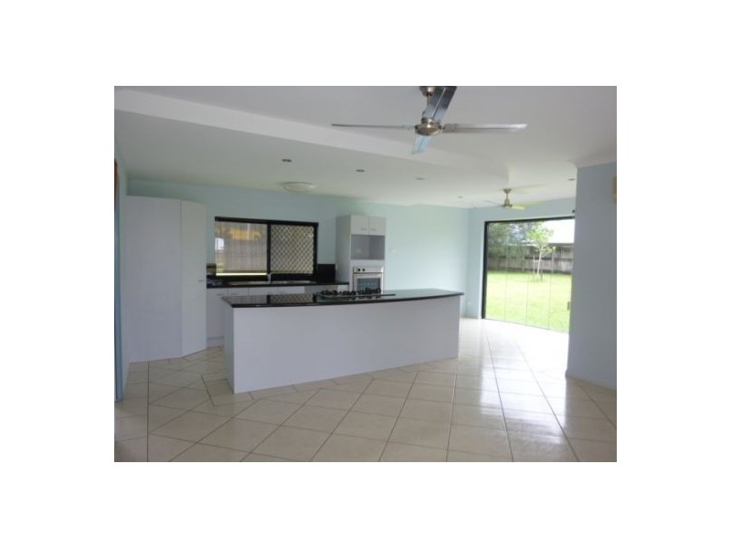 2  Cattana Rd, Smithfield QLD 4878