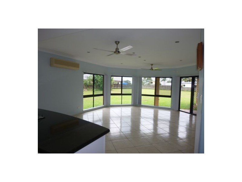 2  Cattana Rd, Smithfield QLD 4878