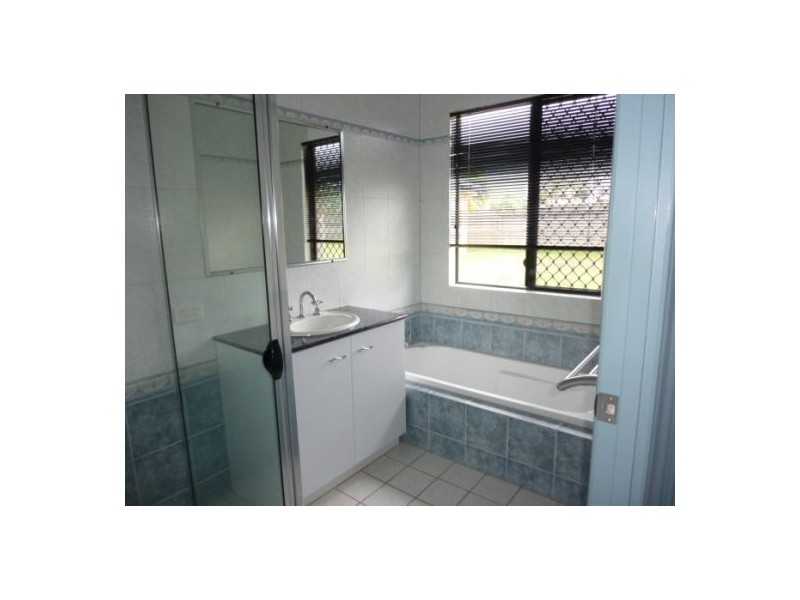 2  Cattana Rd, Smithfield QLD 4878