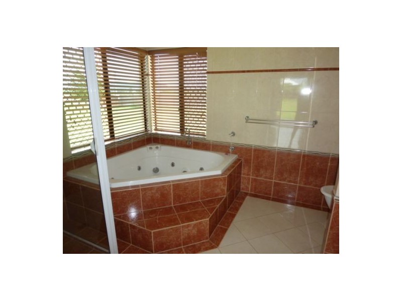 2  Cattana Rd, Smithfield QLD 4878