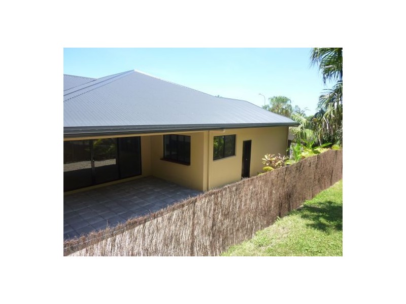 1/1 Savaii Close, Palm Cove QLD 4879