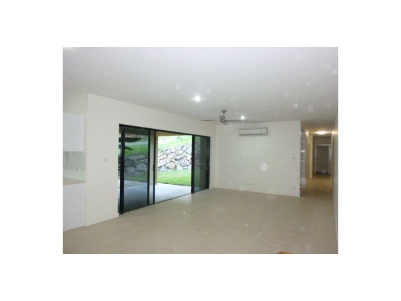 2/1 Savaii Close, Palm Cove QLD 4879