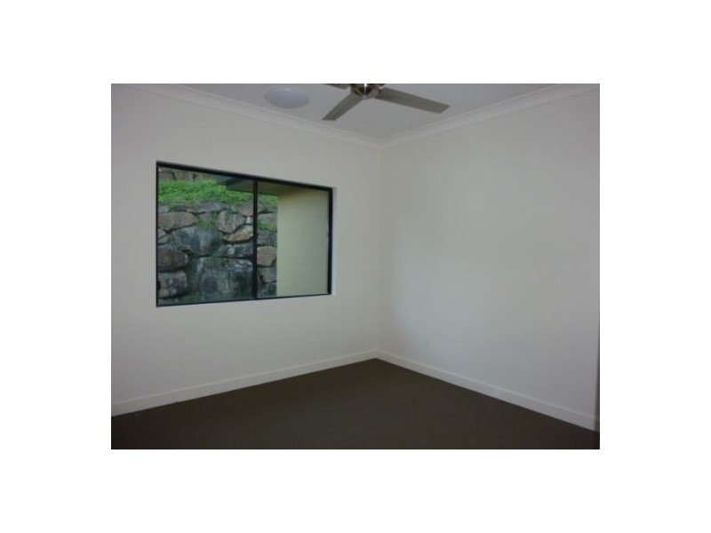 2/1 Savaii Close, Palm Cove QLD 4879