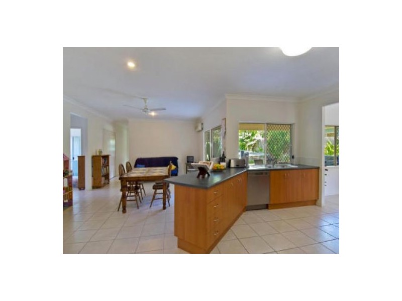 33 Gamburra Drive, Redlynch QLD 4870