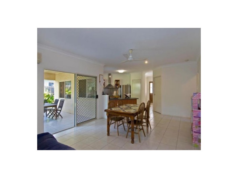 33 Gamburra Drive, Redlynch QLD 4870