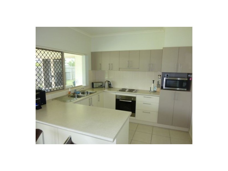 2 Floreat Close, Kewarra Beach QLD 4879