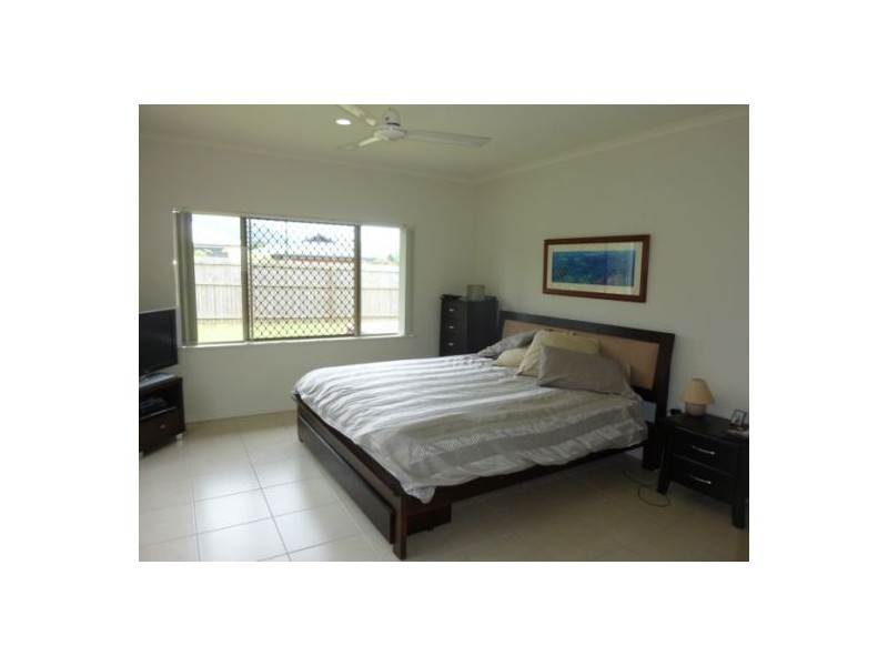 2 Floreat Close, Kewarra Beach QLD 4879