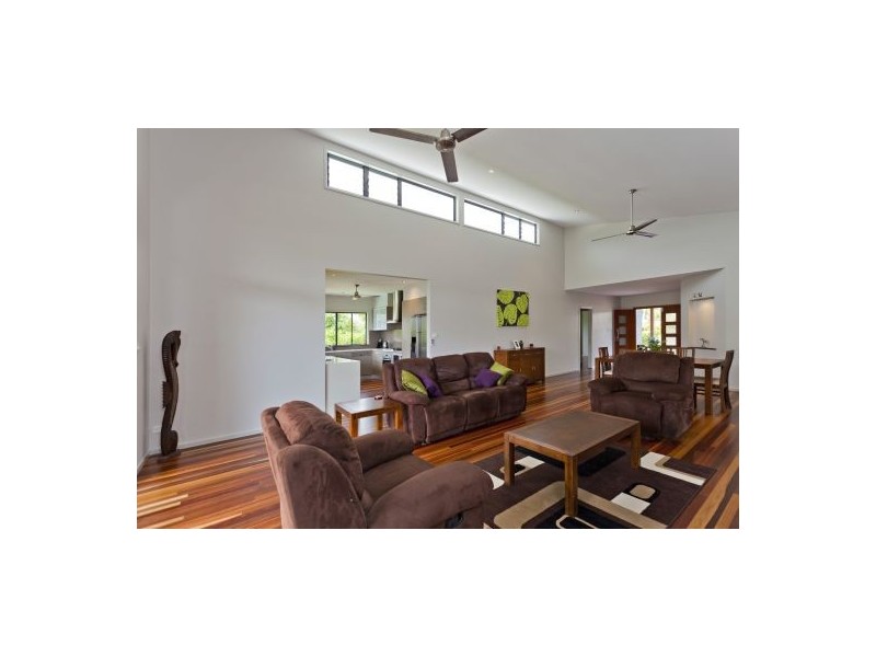 4 PORT CLOSE, Trinity Beach QLD 4879