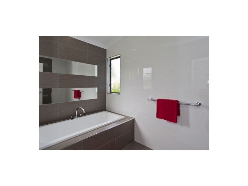 4 PORT CLOSE, Trinity Beach QLD 4879