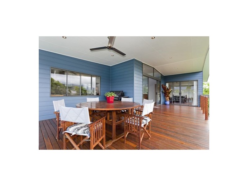 4 PORT CLOSE, Trinity Beach QLD 4879