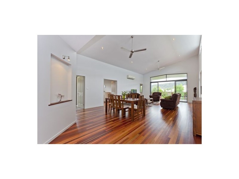 4 PORT CLOSE, Trinity Beach QLD 4879