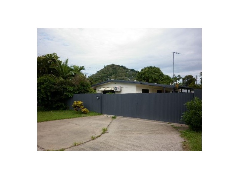 1 Bulolo Close, Trinity Beach QLD 4879
