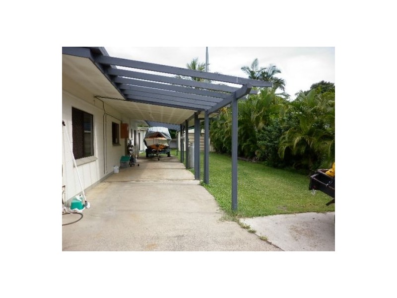 1 Bulolo Close, Trinity Beach QLD 4879