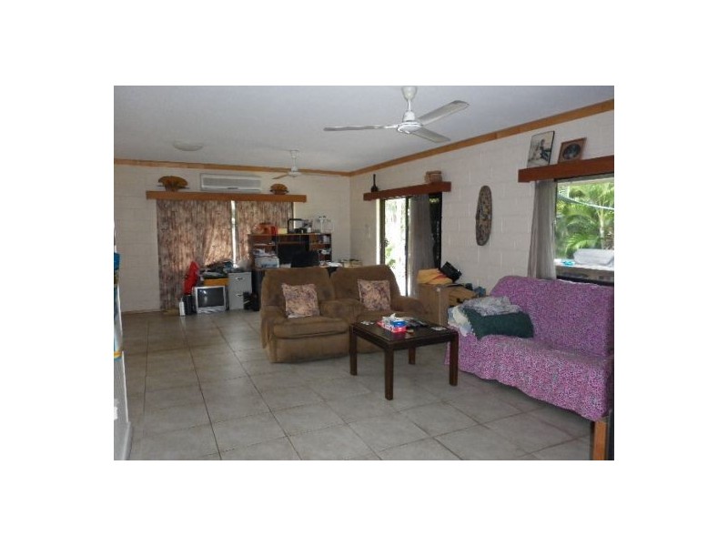 1 Bulolo Close, Trinity Beach QLD 4879