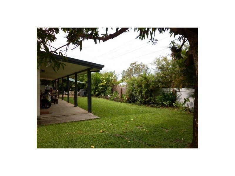 1 Bulolo Close, Trinity Beach QLD 4879